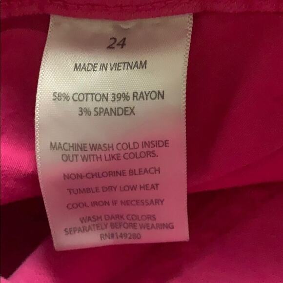 NWT SLINK HOT PINK DISTRESSED JEANS‎ SIZE 2… - Picture 6 of 7